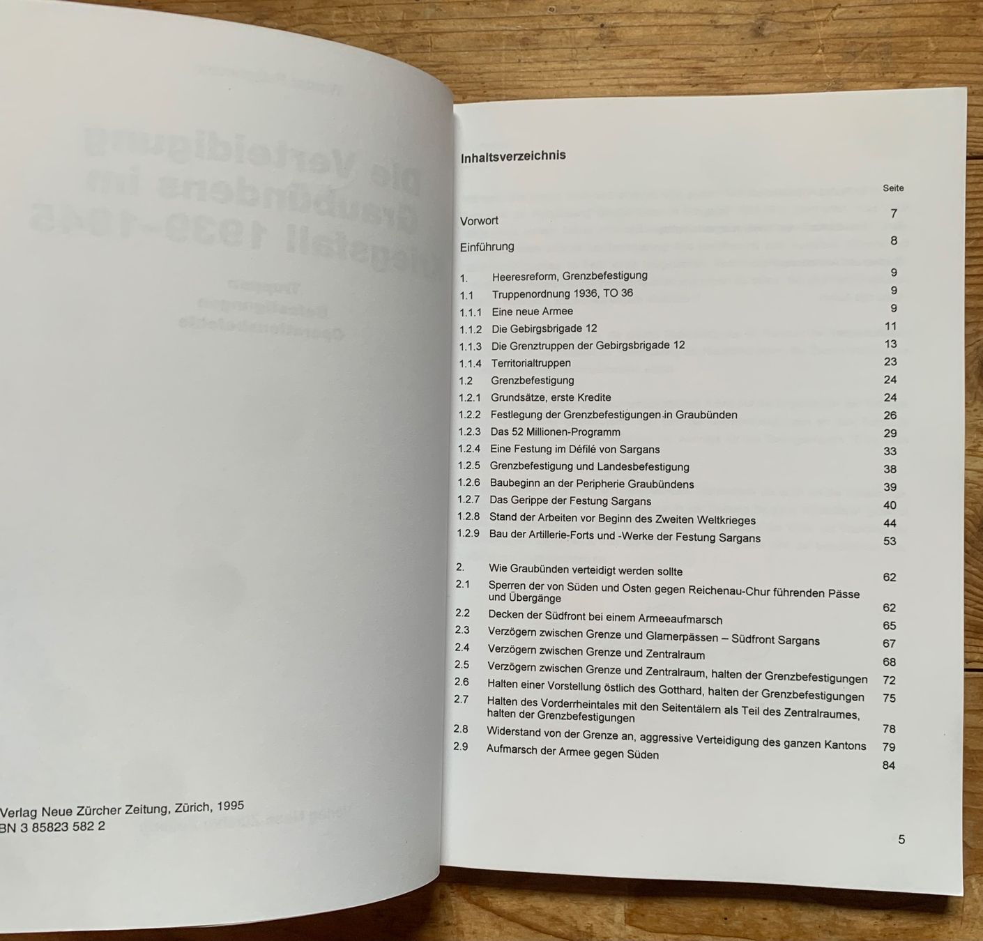 Bücher: Buch Die Verteidigung Graubündens im Kriegsfall – Gebraucht aus Goldingen von Bergler012 3