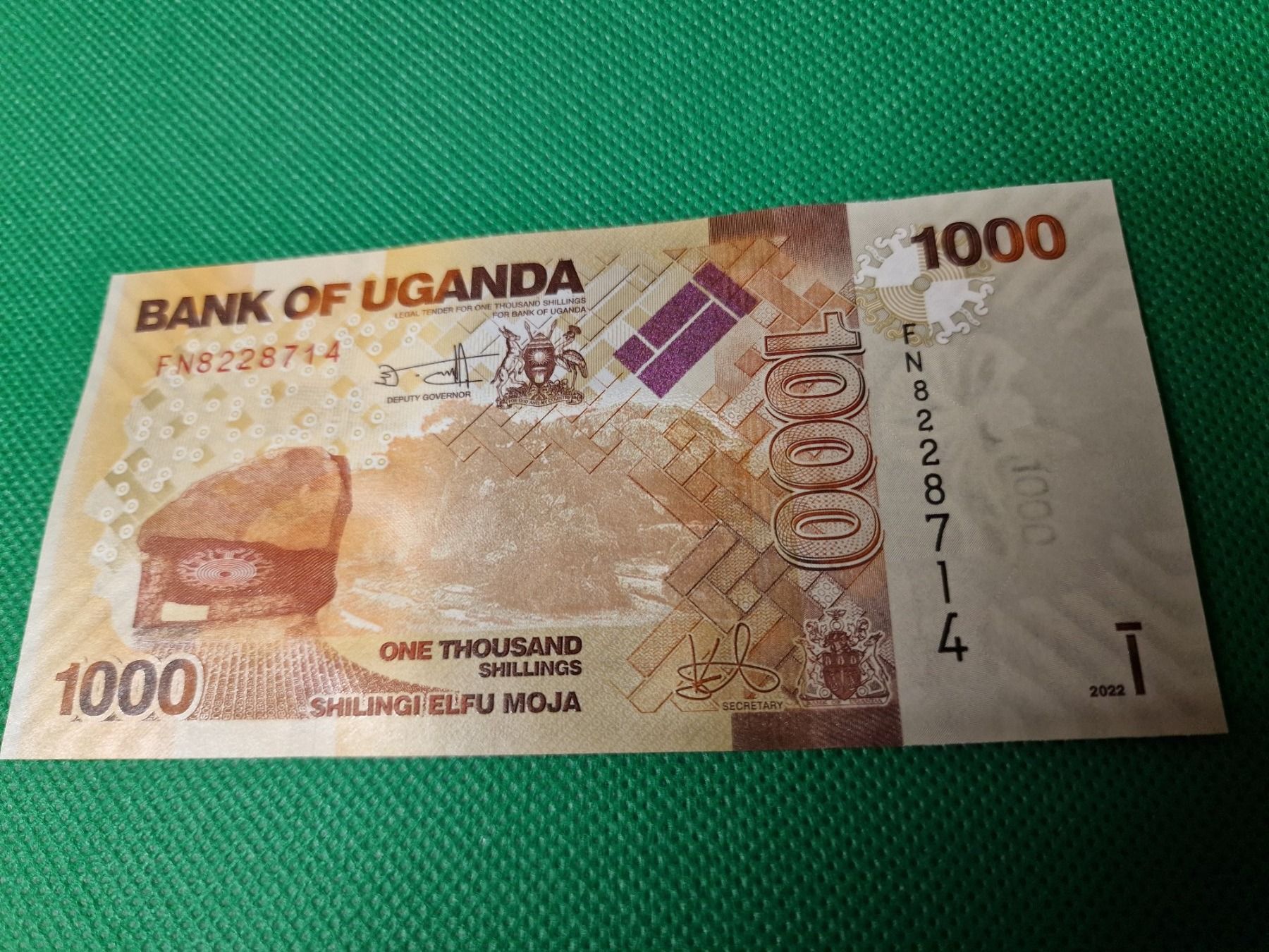 Banconote: Banknoten Uganda 2022 – Nuovo e nell'imballaggio originale da Herisau venduto da Antiques.AR