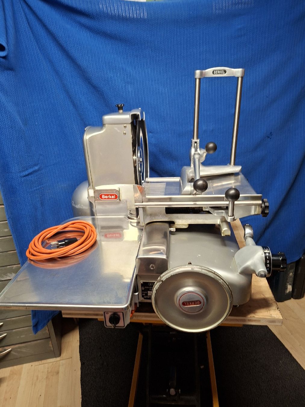 Alle Maschinen: BERKEL 115 E – Gebraucht aus Wolhusen von zupasoli