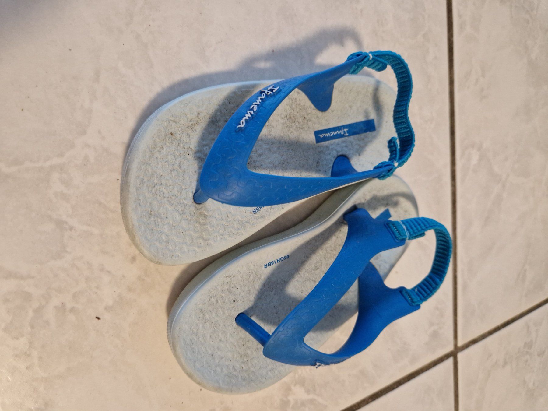 Scarpe per ragazzi: Sandalen Ipanema Grösse 22 – Usato da Aarburg venduto da augenschmaus8