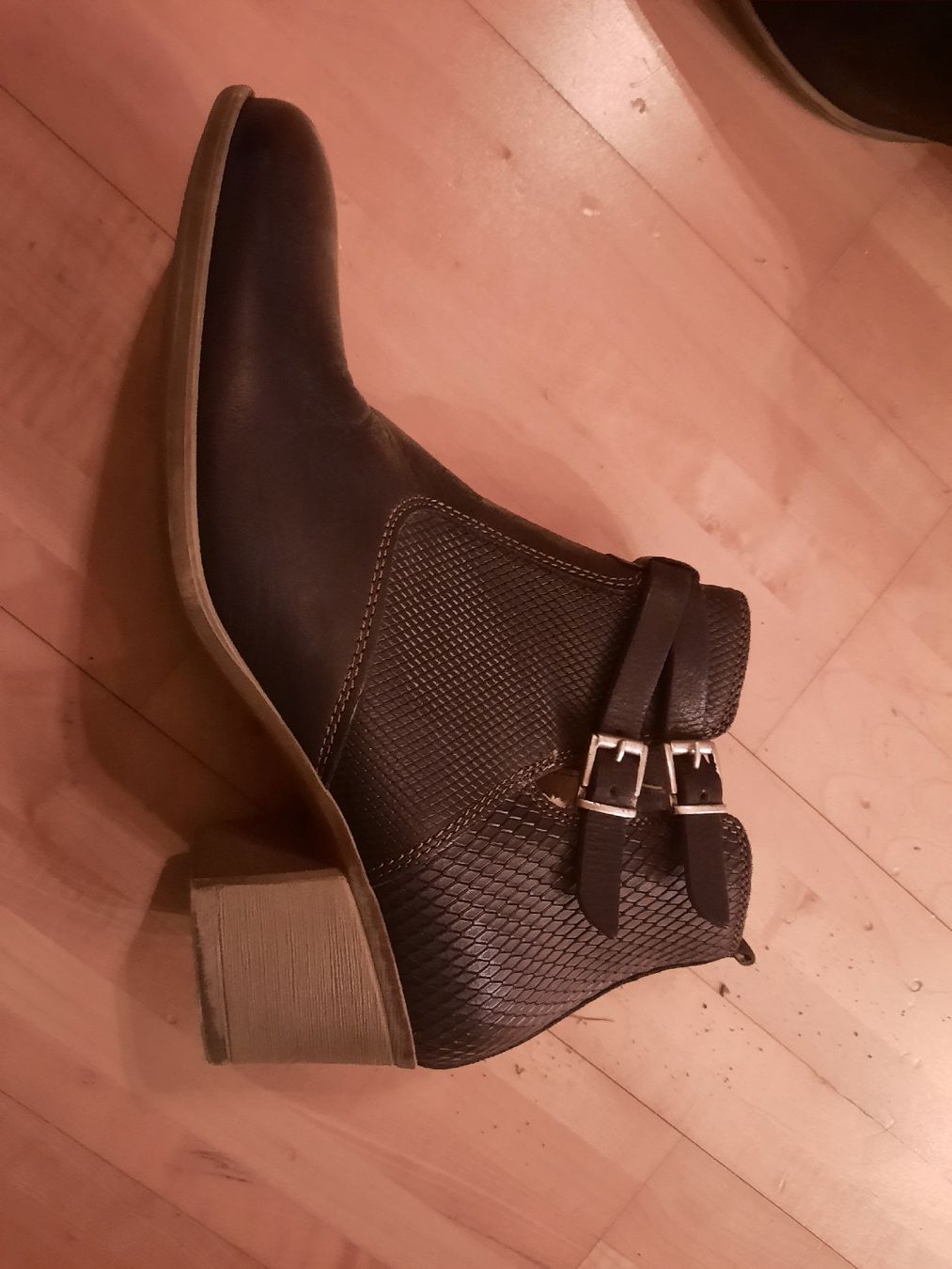 Chaussures femmes: Damen Stiefeletten, Grösse 37 – D'occasion à Rüti ZH par 11120 1