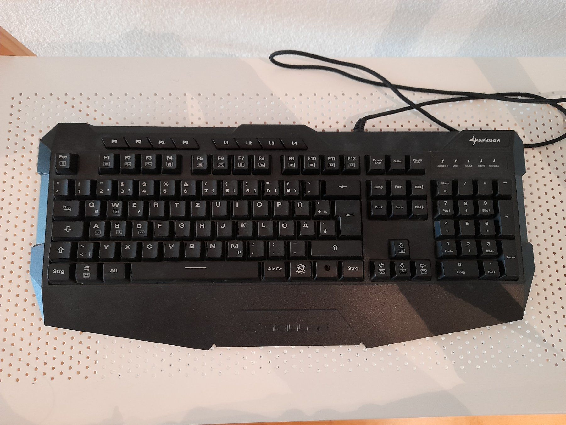 Tastaturen: Clavier SKILLER SGK 4 gaming – Gebraucht aus Mont-sur-Lausanne von Pioutch