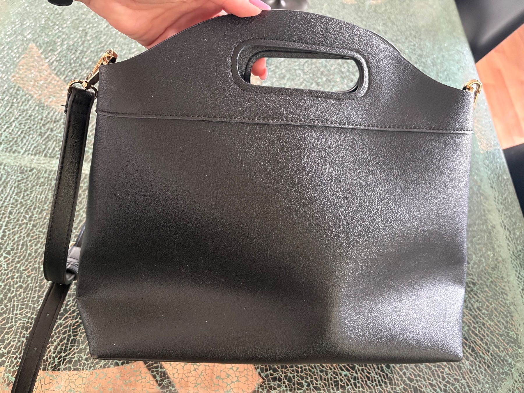 Taschen für Damen: Schwarze Tasche in  Flechtoptik – Gebraucht aus Rümlang von Jenni.21 1