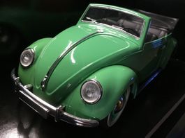 VW Käfer Cabrio im Massstab 1:18