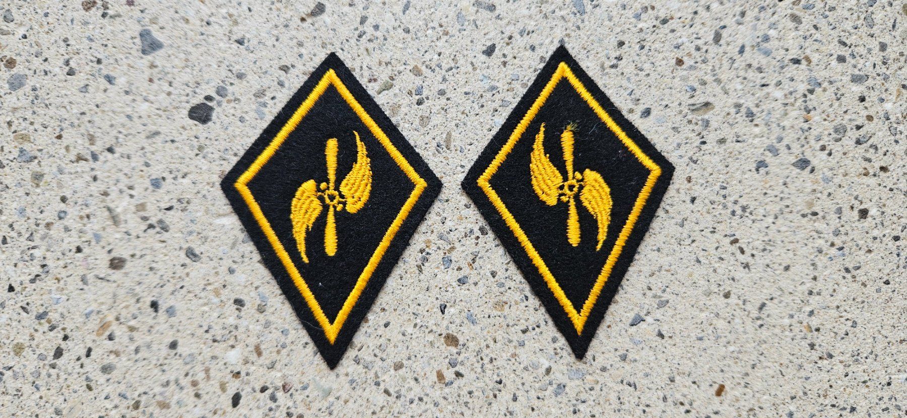 Schweizer Armee Placchette & Badge: *** Kragenspiegel *** – Nuovo e nell'imballaggio originale da Riedholz venduto da fr_sIruP