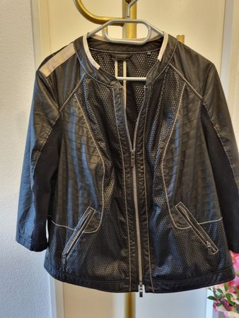 Bonita Jacke schwarz perforiert Grösse 46 guter Zustand