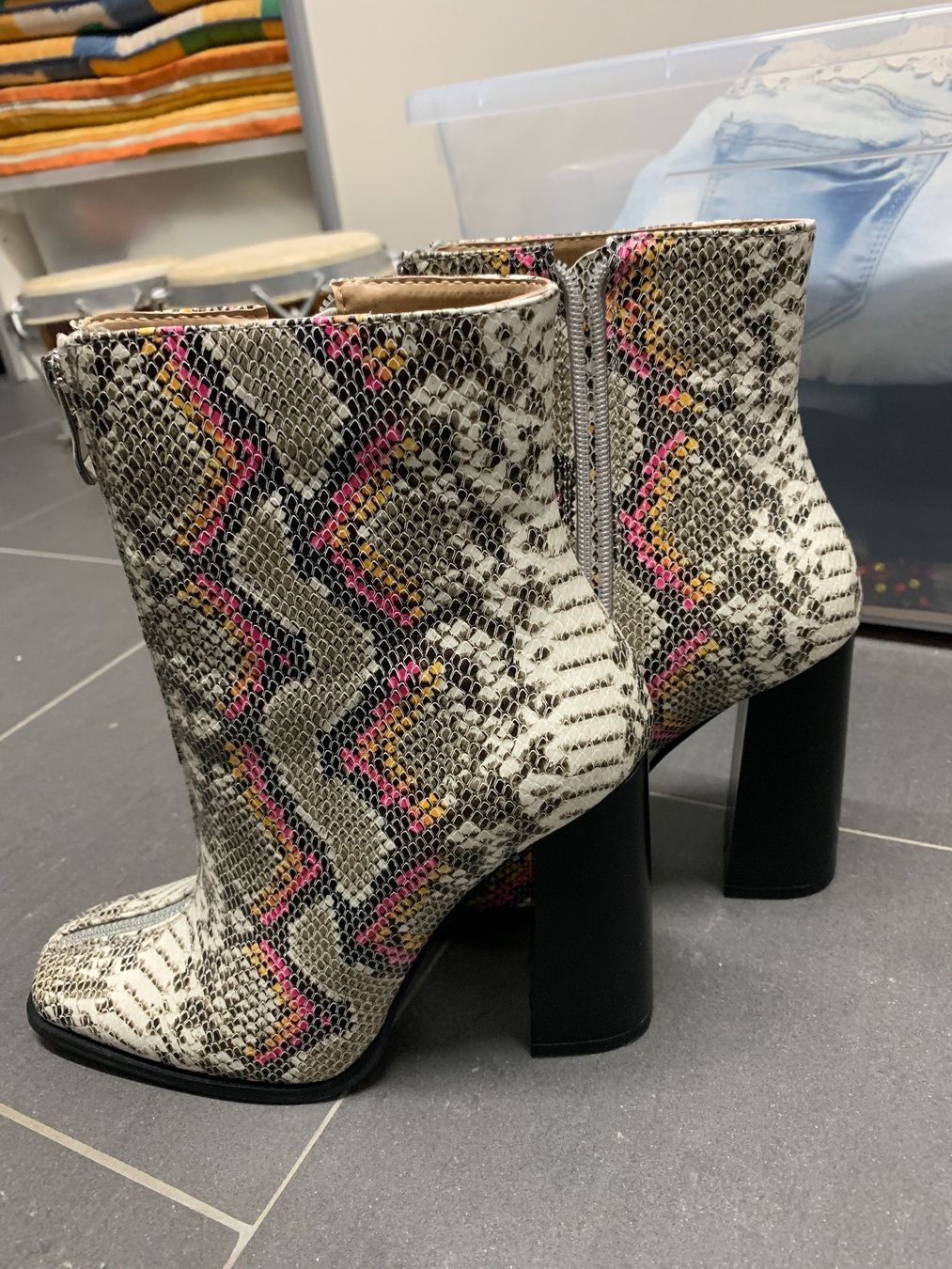 Scarpe da donna: Stiefeletten Snake-Muster 36 – Usato da Niederbipp venduto da Domenicana1984