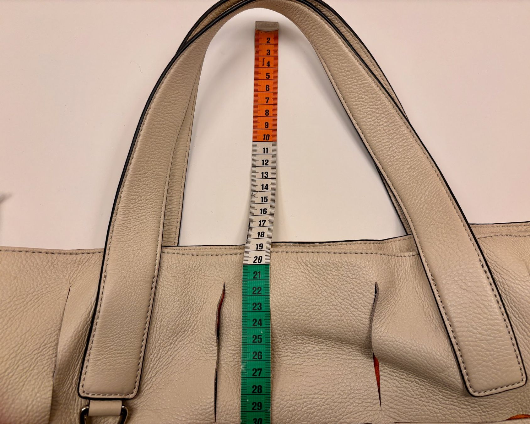 Coccinelle Borse da donna: Tasche von COCINELLE – Usato da Birmensdorf ZH venduto da CAS-ZRH 9