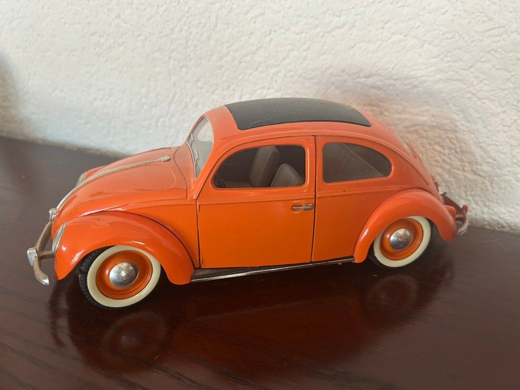Volkswagen Modellautos: Coccinelle VW Käfer, orange – Gebraucht aus Bubikon von dialabarla 2
