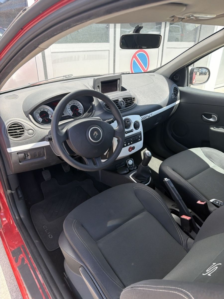 Renault Automobili: Renault Clio 1.2 – Nuovo (secondo la descrizione) da Kerzers venduto da shp_2vy2 6