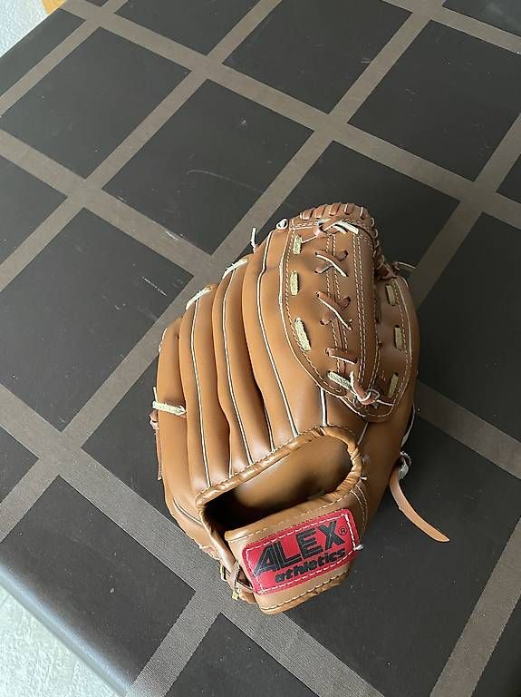 Handschuhe & Handstulpen: Guanto da baseball  – Neu und originalverpackt aus Olten von fra_82zs 2