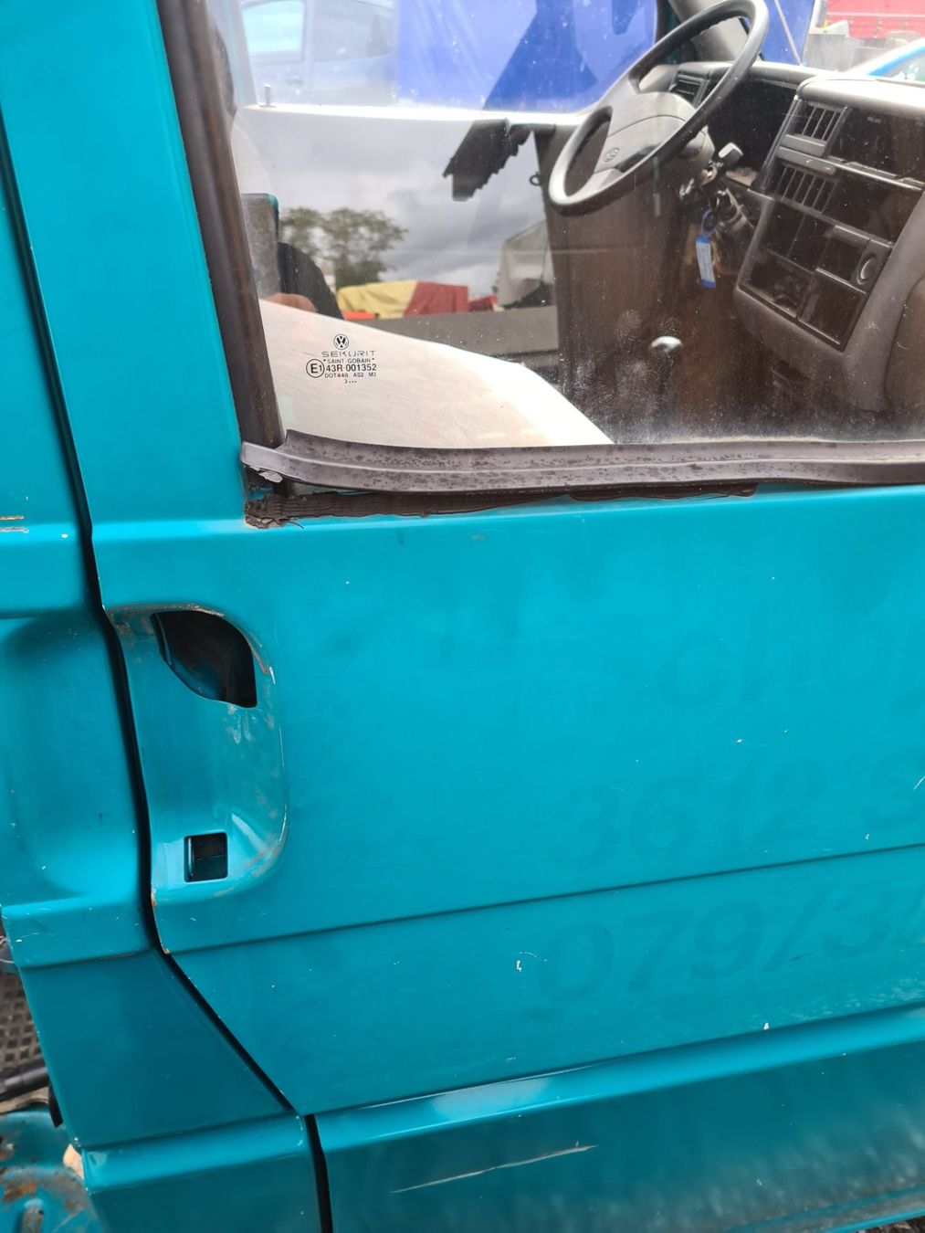 Volkswagen Tutti pezzi di ricambio auto: VW T4 Türe Vorne – Usato da Laupersdorf venduto da strizini 1