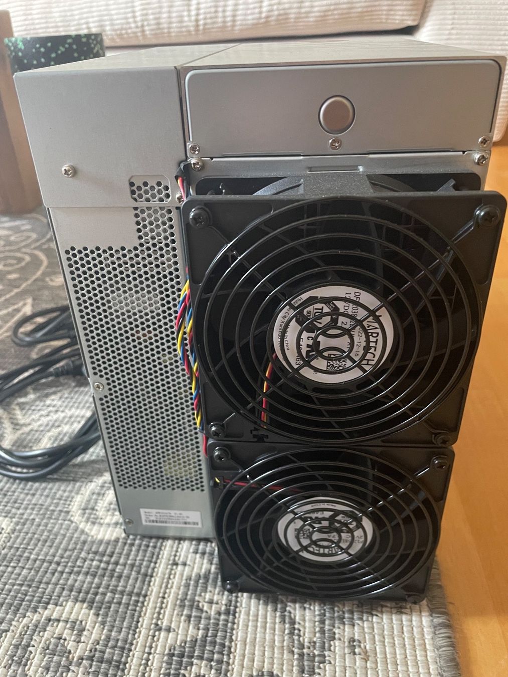 Schede grafiche: Bitmain Antminer K7 63.5 TH/s – Usato da Villigen venduto da Swiss-Watches 2