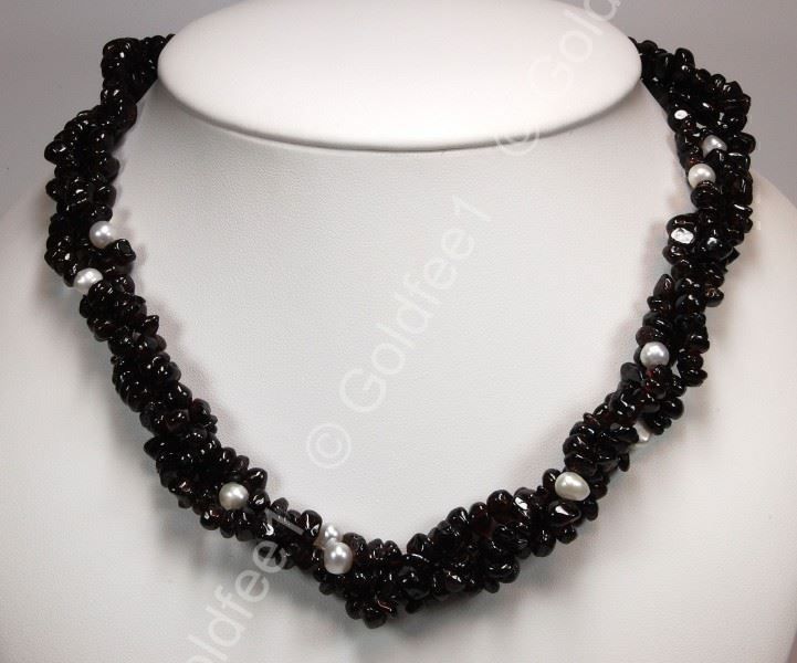 Catenine: Granat - Perlen Collier 3-reihig ca. 47cm – Nuovo e nell'imballaggio originale da Oberglatt ZH venduto da Goldfee1 1