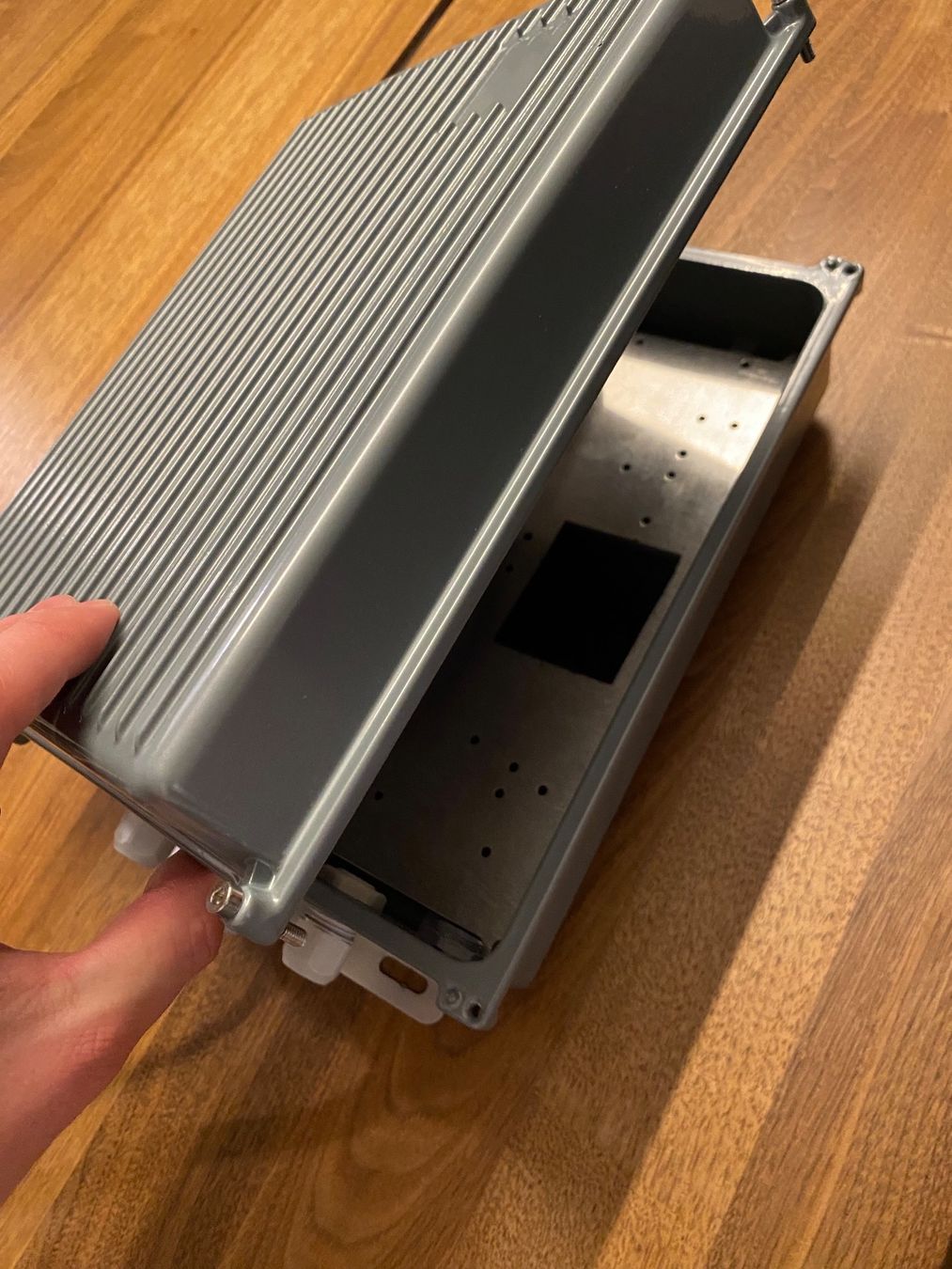Sonstige Dekorationen & Accessoires: Wetterfeste Stromkastenbox mit integrierter Steckdose – Gebraucht aus Bern von mod18 4