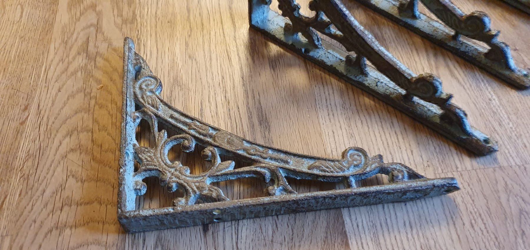 Ferramenta: 4 Winkel aus Gusseisen – Usato da Flawil venduto da Naphtali 2