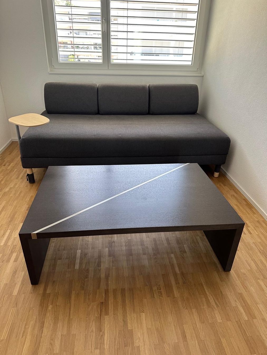 Sofas: Couchbett und Tisch – D'occasion à Düdingen par bkw_6my6