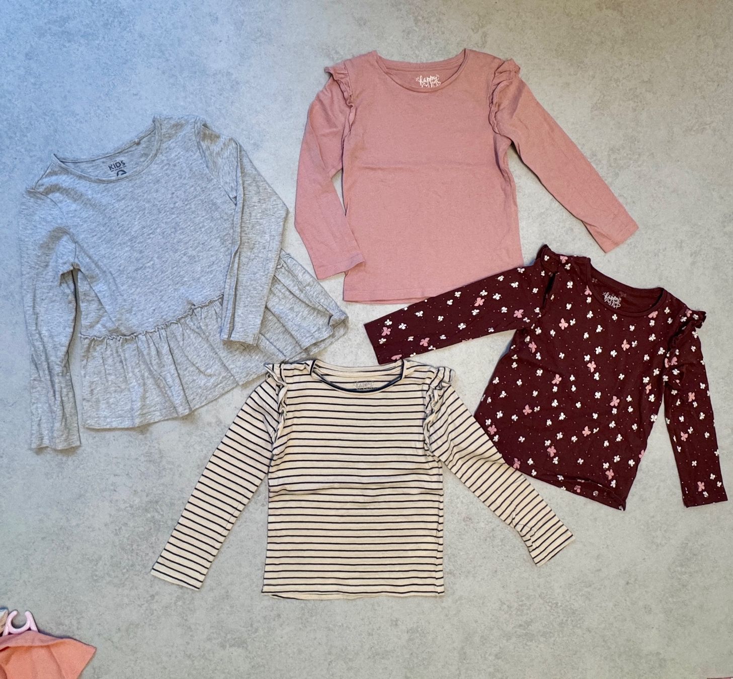 Lotti & Set di vestiti: 4 langarm Oberteile Set, Gr.116 mit Volants Rüschen – Usato da Bonaduz venduto da lut_6rts