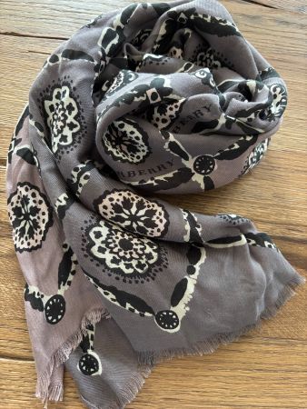 Burberry foulard