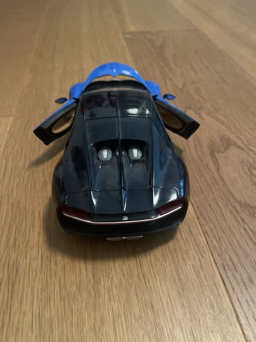 Bugatti Modellini d'auto: Spielzeugauto Bugatti Chiron blau-schwarz gebraucht – Nuovo (secondo la descrizione) da Arth venduto da Windig 2