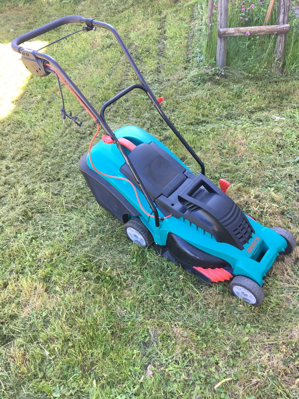 Bosch Rasenmäher: Bosch Elektro-Rasenmäher – Gebraucht aus Gais von hallogais