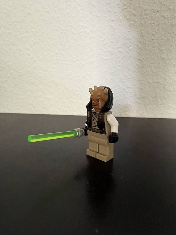 Lego Statuette: LEGO Star Wars Eeth Koth Minifigur – Usato da Zürich venduto da Liam_Hess 1