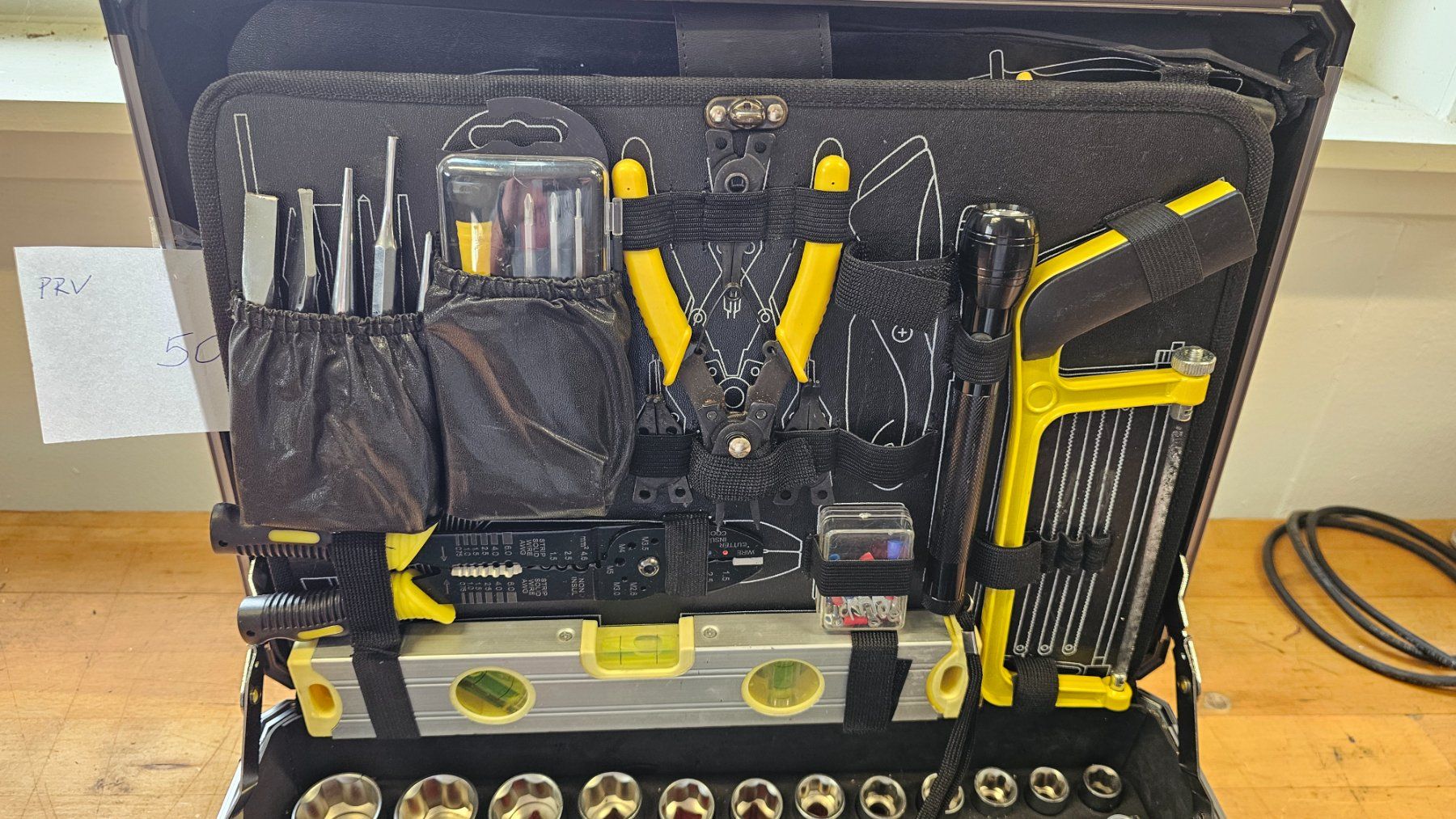 Tutti gli attrezzi: Werkzeugkoffer TOOLBOX inkomplett – Usato da Diessenhofen venduto da Osio 3