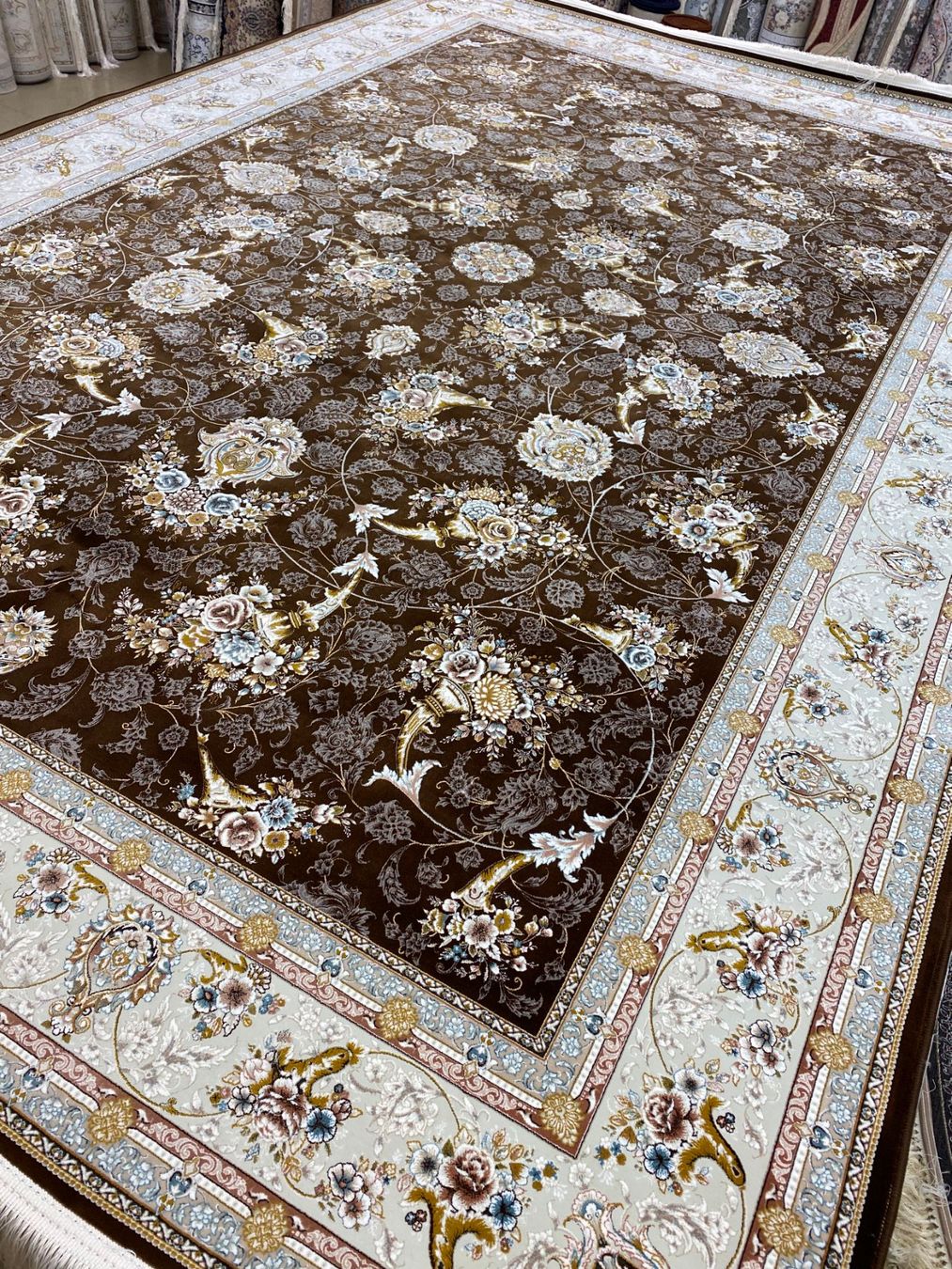 Teppiche: Wunderschöner Perserteppich Beige Braun Floral – Neu und originalverpackt aus Birmensdorf ZH von azad110 1