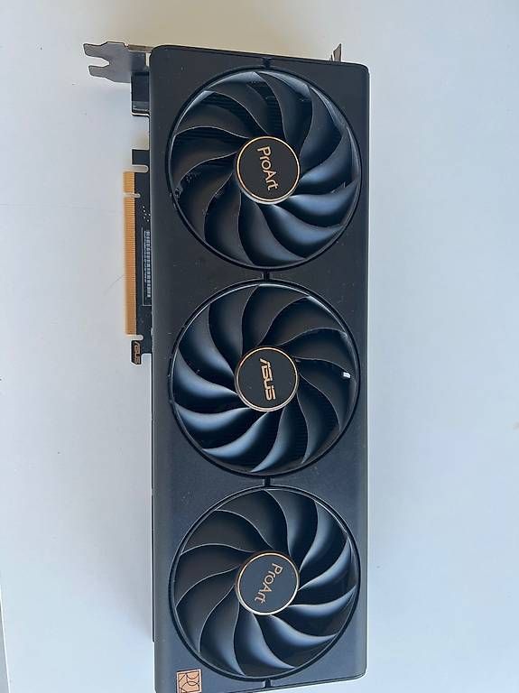 Asus Grafikkarten: Geforce RTX 4080 SUPER – Gebraucht aus Lausanne von lencse