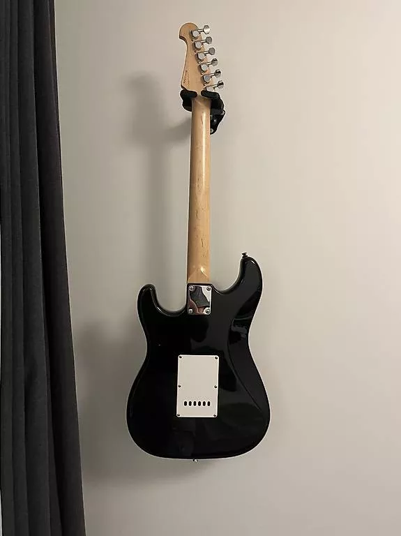 Strumenti musicali: Guitare électrique – Usato da Perly venduto da Evan78 1