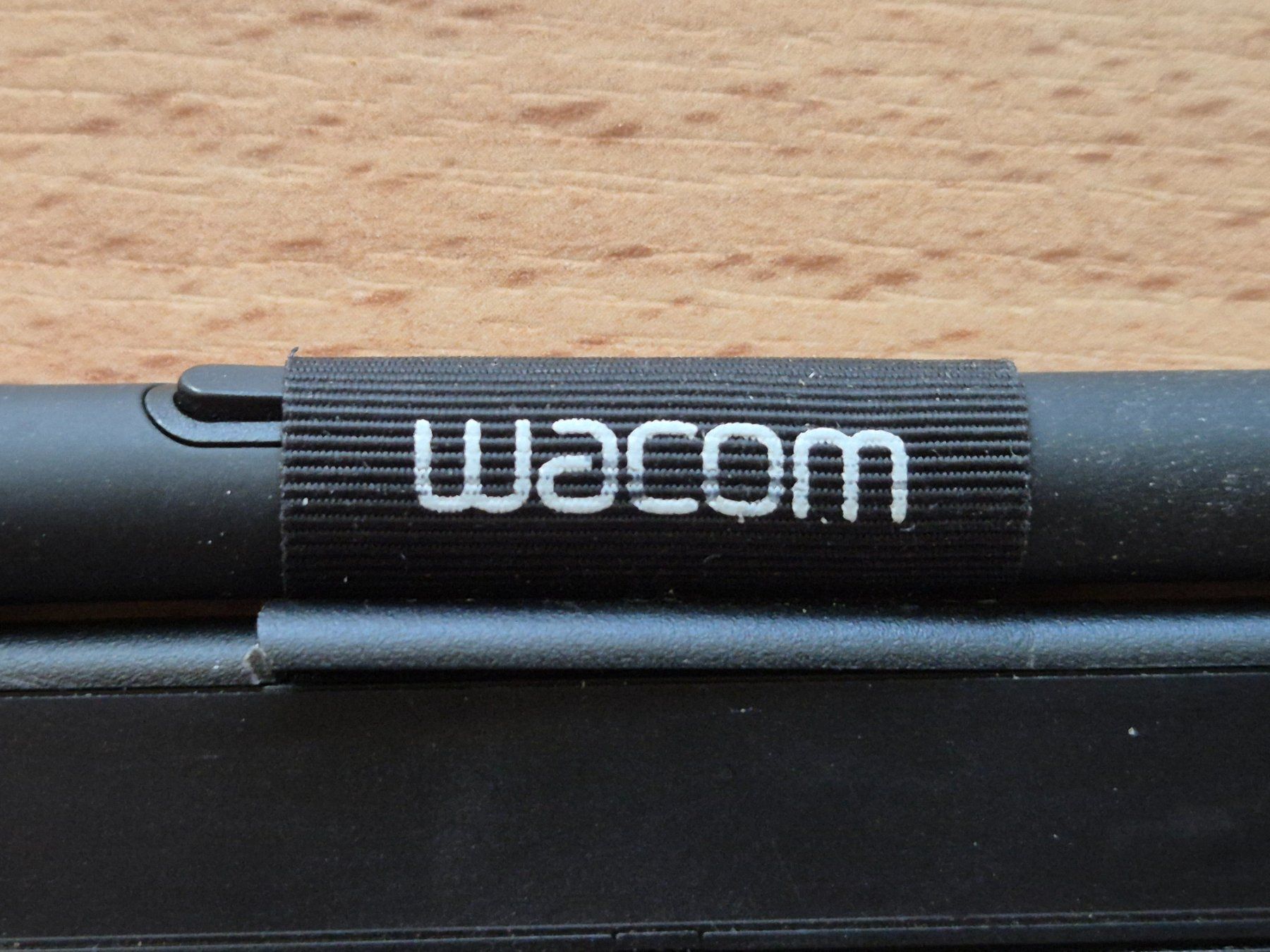 Wacom Tablet PC: Wacom Intuos Small Black – Usato da Burgdorf venduto da lar_62mw 2