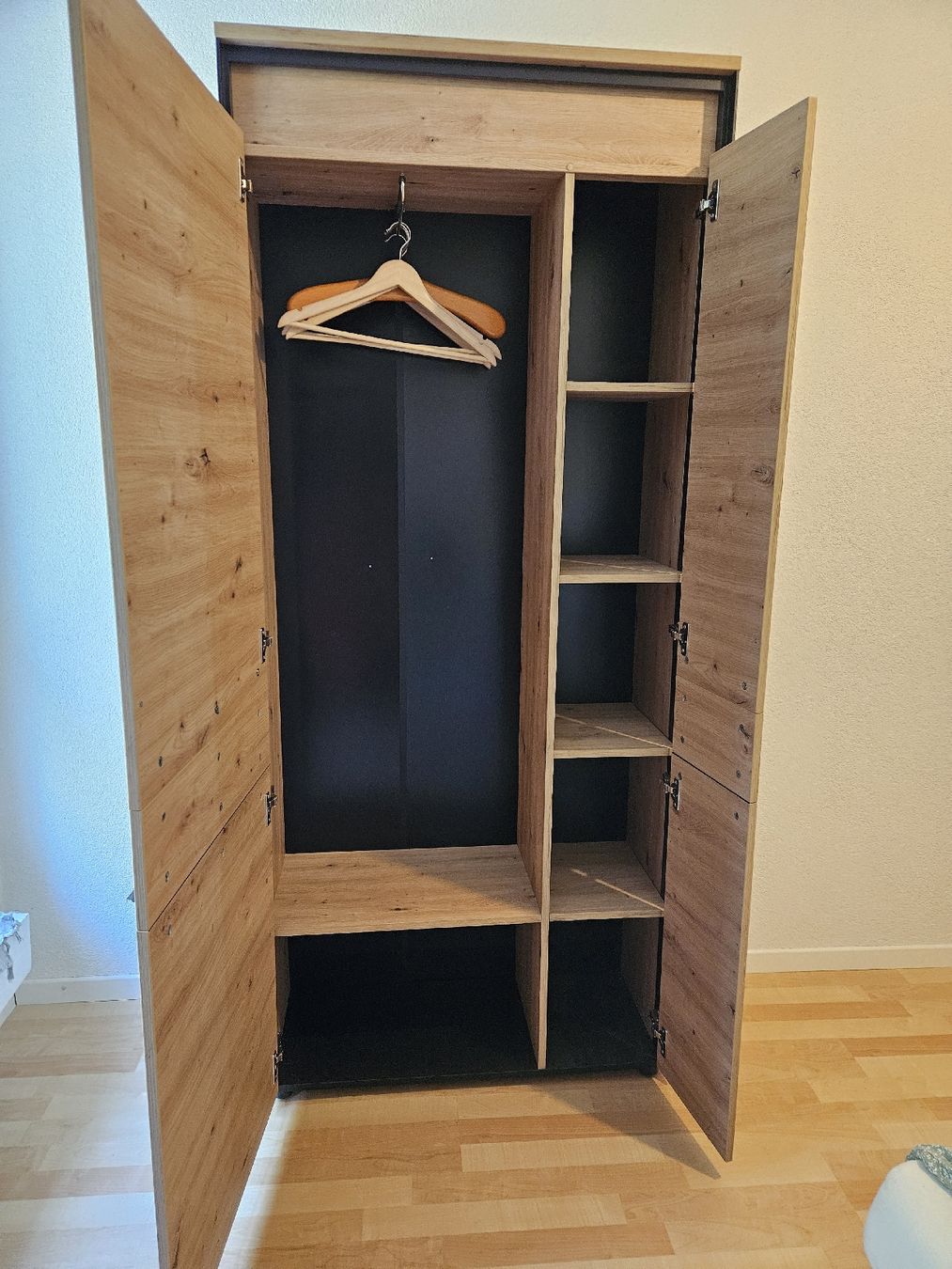 Armoires: Garderoben Kleiderschrank – Neuf (Voir description) à Thun par danbr 2
