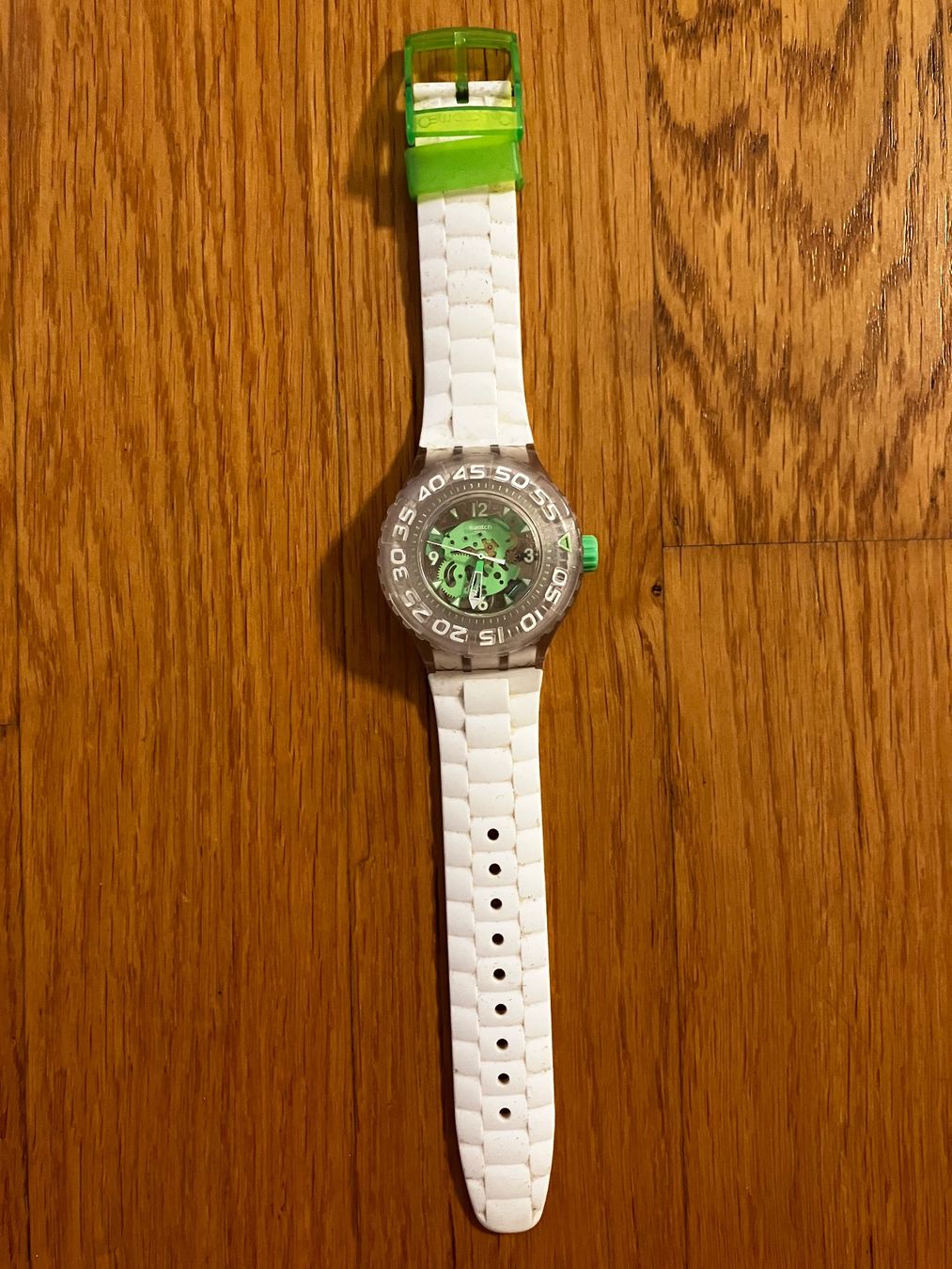 Swatch Montres: Swatch Uhr "Weiss/Grün" – D'occasion à St. Gallen par sascha_faerber