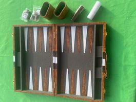 Backgammon, klassisch, hochqual.Kunstleder, 49x39,SPEZ.PREIS