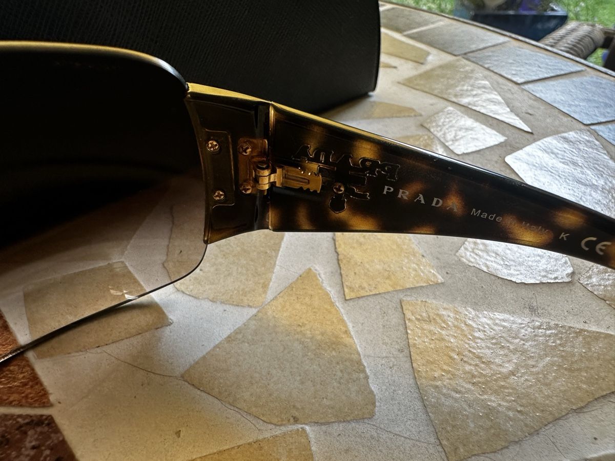 Prada Occhiali & Lenti: Sonnenbrille Prada – Usato da Aesch BL venduto da Lidac 2