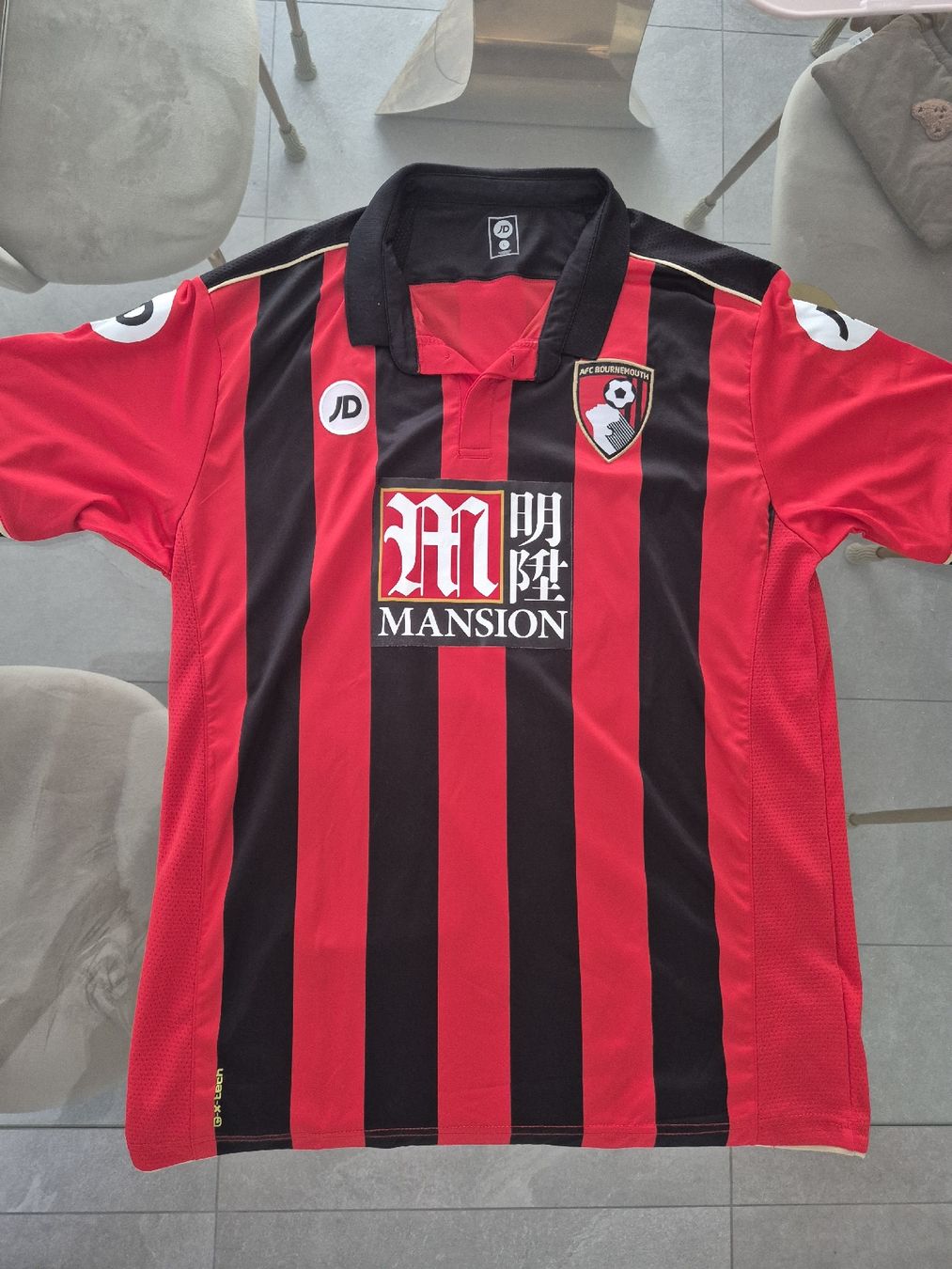Leibchen & Hosen: AFC Bournemouth Heimtrikot 2016/17 – Gebraucht aus Landquart von Atlanta1313