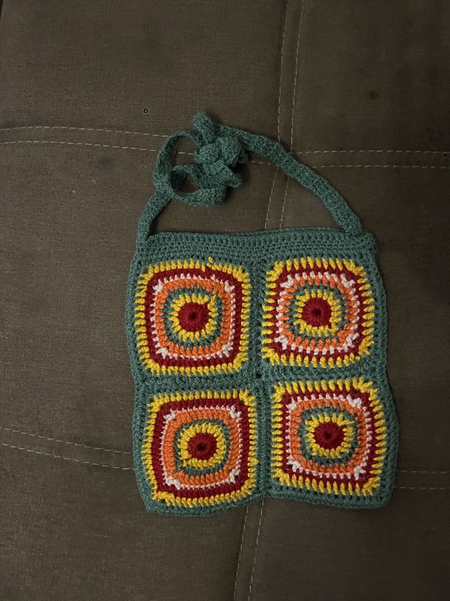 Sacs femmes: Crocheted Shoulder Bag Handmade Multicolor Granny Square – Neuf (Voir description) à Zürich par aks_nyc5 5