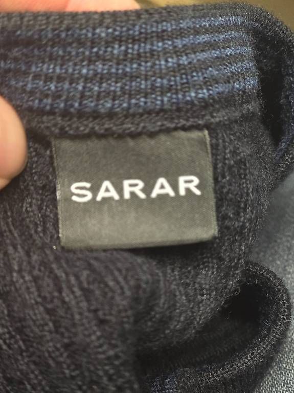 Pullover & Sweatshirts: Pullover Schwarz mit Muster Sarar – Gebraucht aus Hinwil von Sinclar1 2