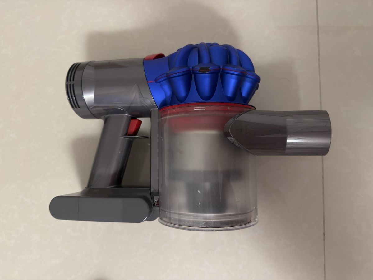Dyson Aspirateurs & Accessoires: Dyson V7 Akkustaubsauger – D'occasion à Trimbach par Fily-90 3