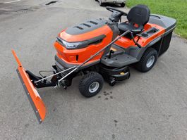 Rasentraktor TC215T Husqvarna mit Schneeräumschild