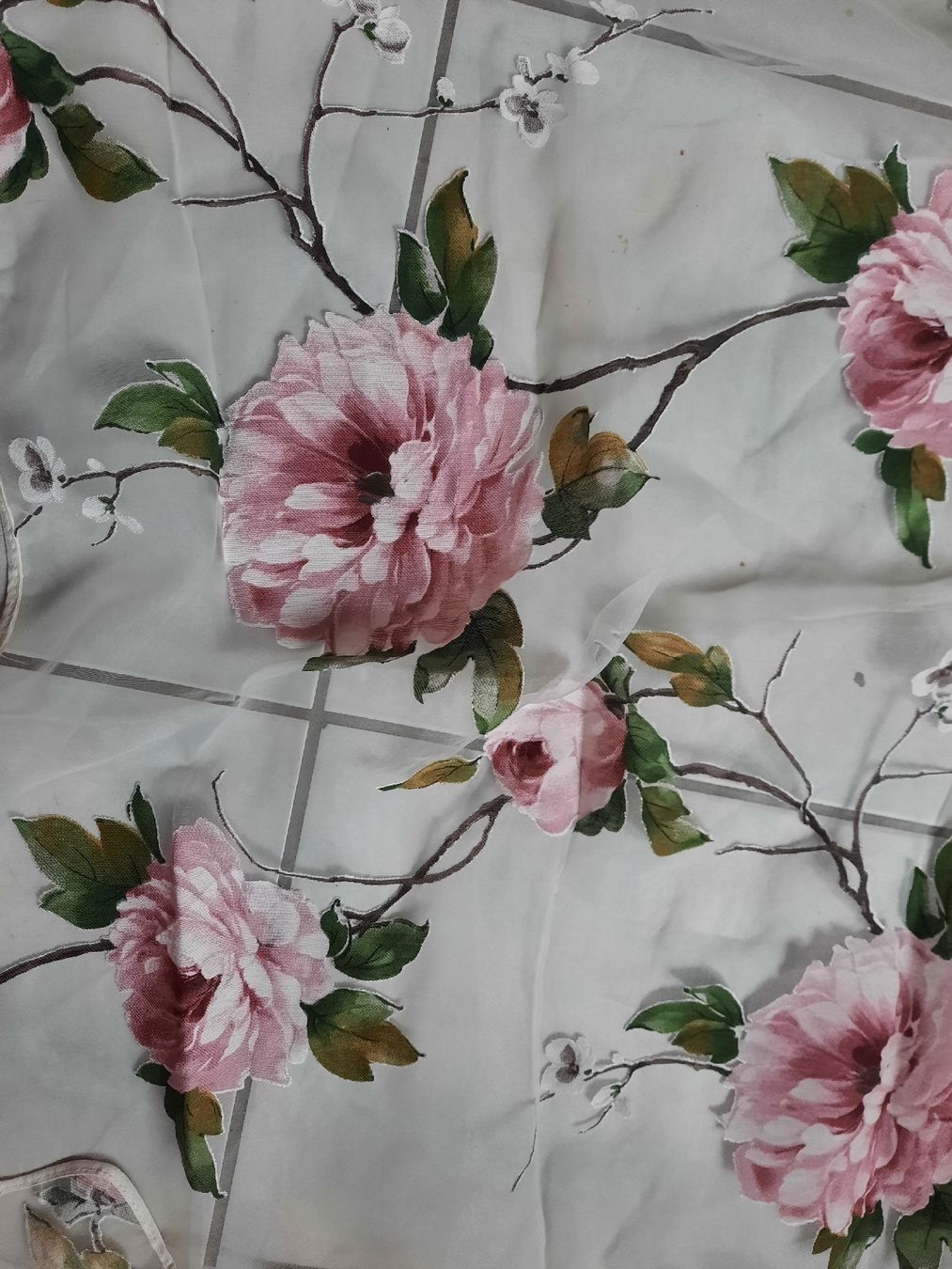 Stoffe: TISSU, très fin. 140 X 140 – Gebraucht aus Le Locle von marylise01 1