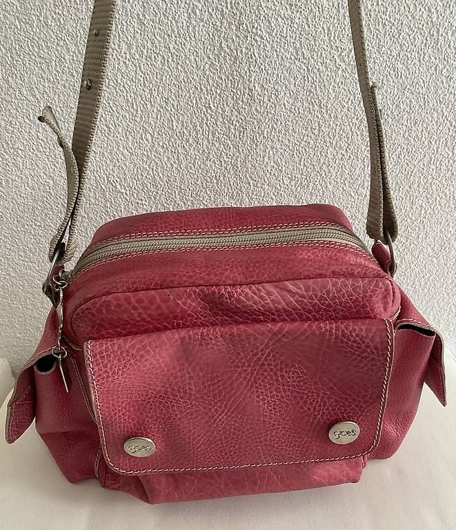 Taschen für Damen: Fuchsia Vintage Handtasche aus Leder – Gebraucht aus Wetzikon ZH von masabelina63