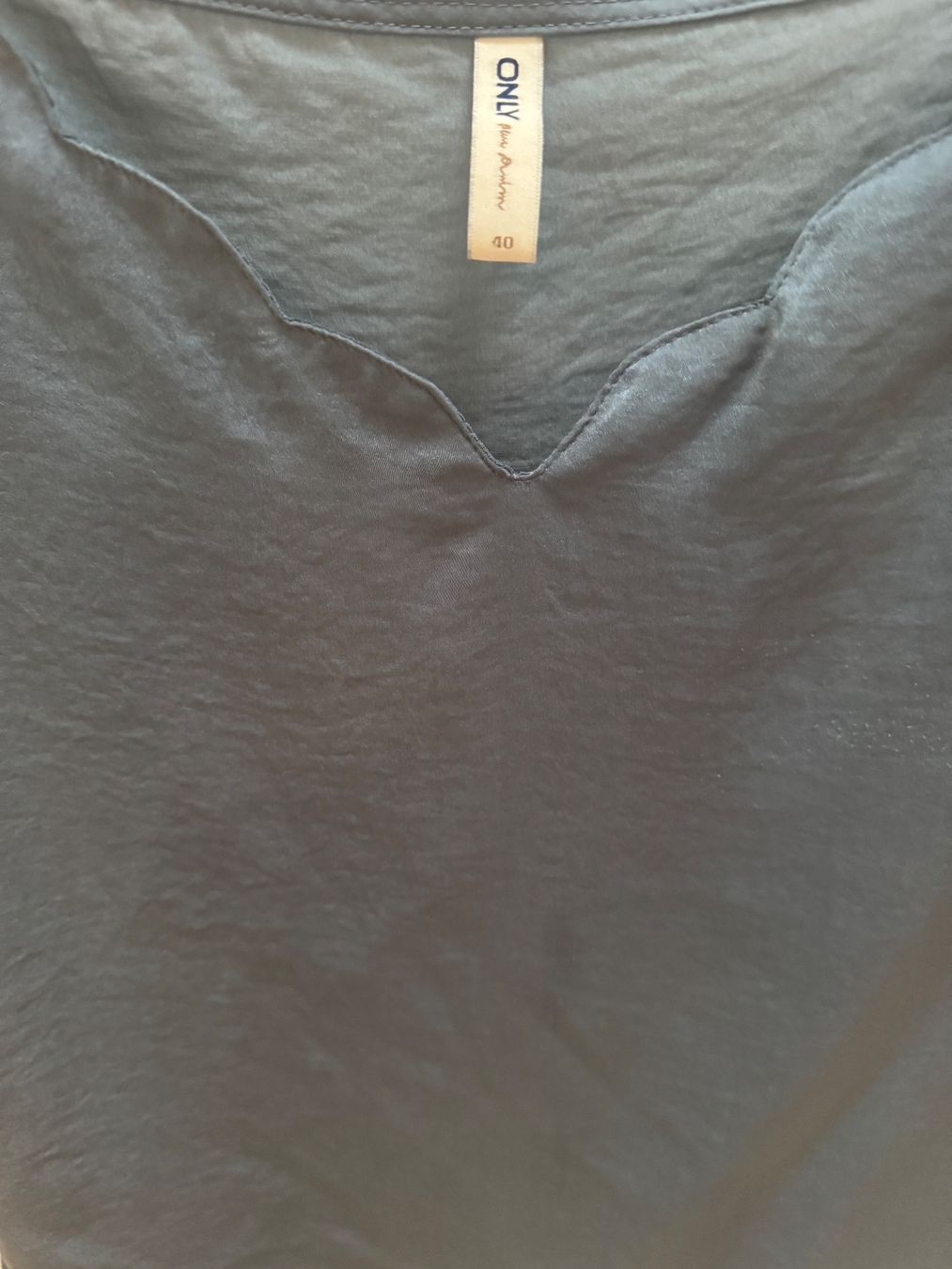Only Top: Only Träger-Top Gr. 40 grau – Usato da Winkel venduto da Schorley 2