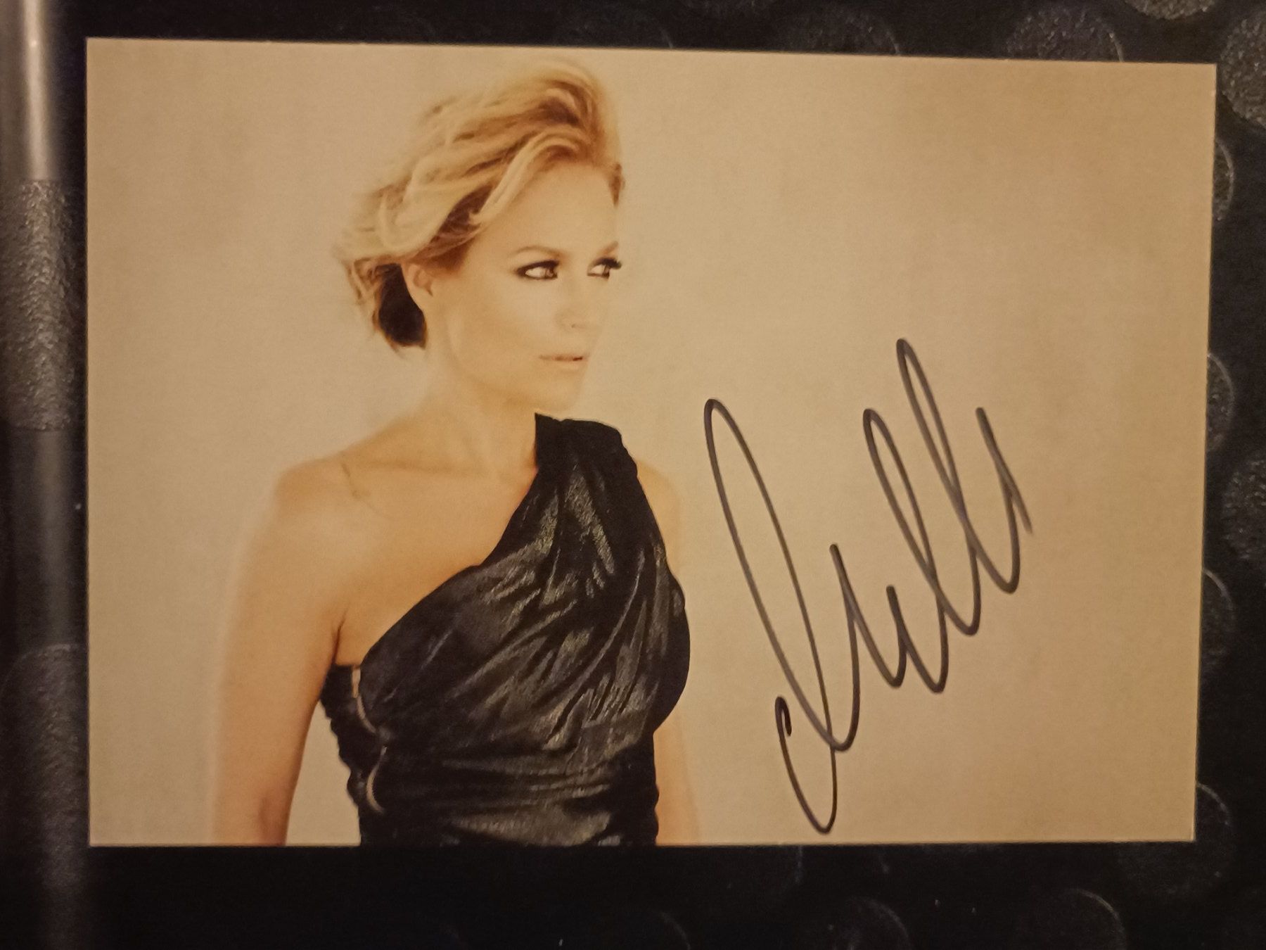 Autogramme: Michelle - handsigniert Autogrammkarte – Gebraucht aus Menziken von Artographs