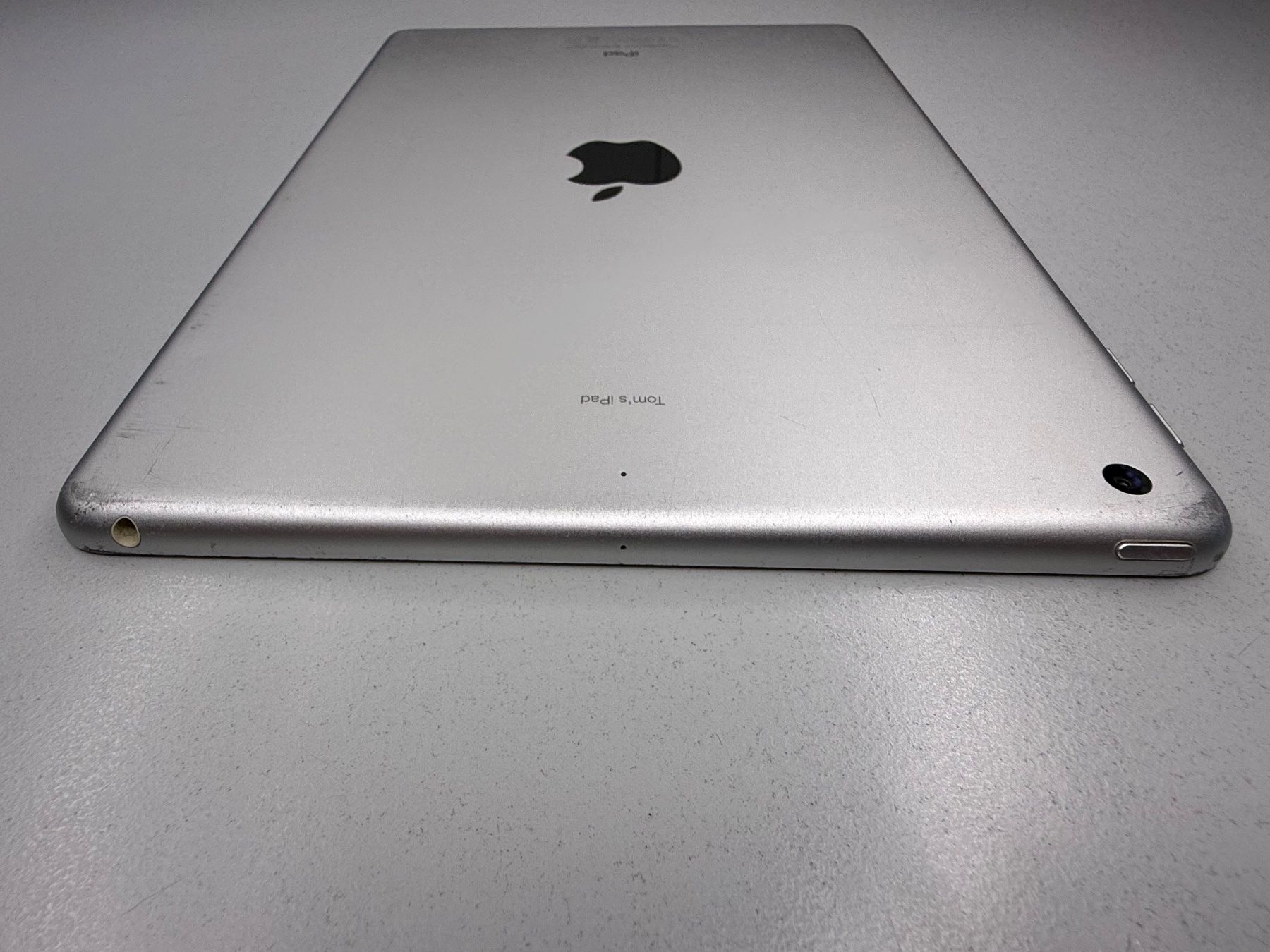 Apple Tablet PC: iPad 5 WiFi 32GB – Usato da Zug venduto da ElPhone 3
