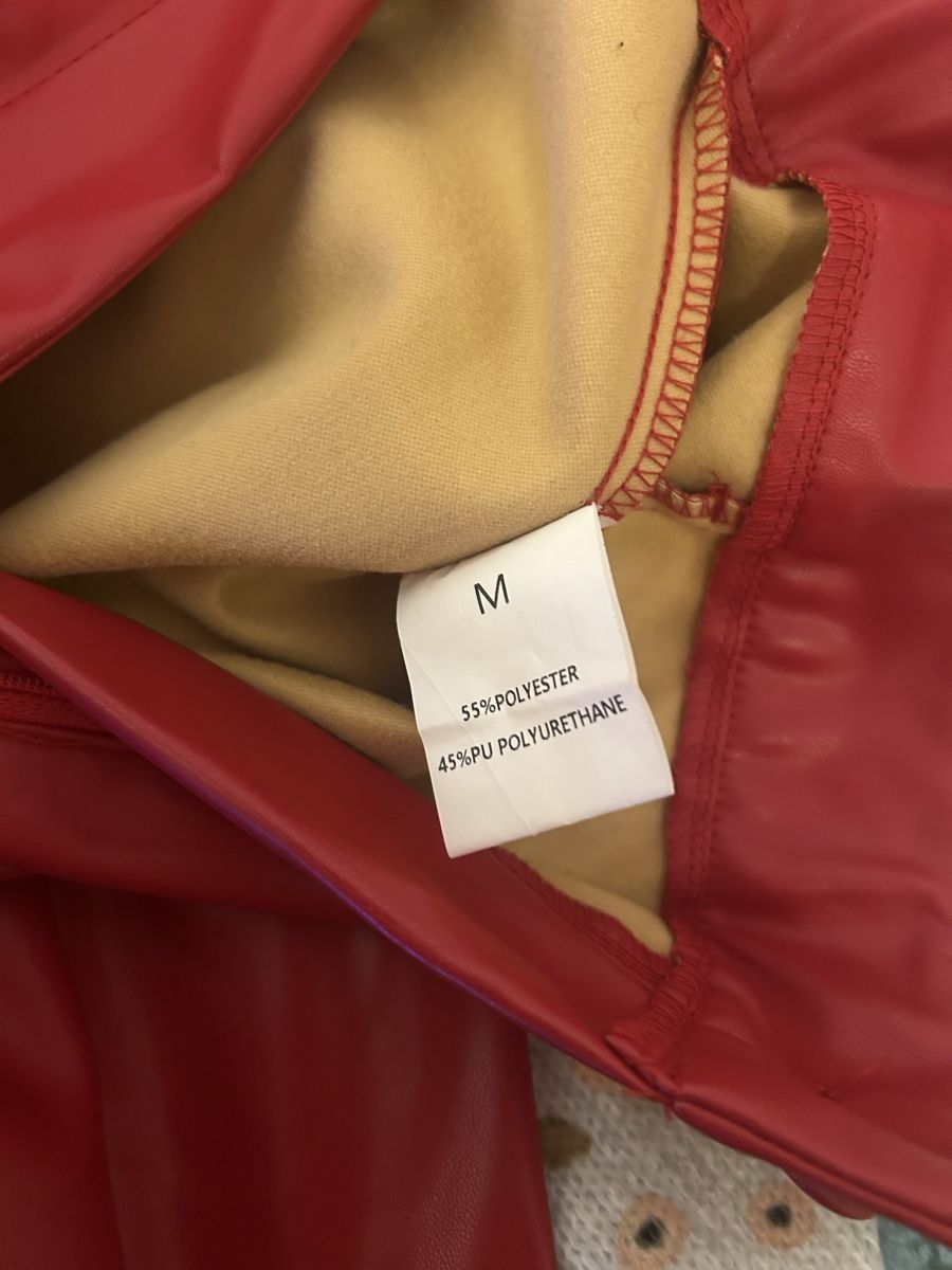 Pantaloni: Rote Kunstlederhose, Grösse L neuwertig – Nuovo (secondo la descrizione) da Bettlach venduto da Aresdiego 3