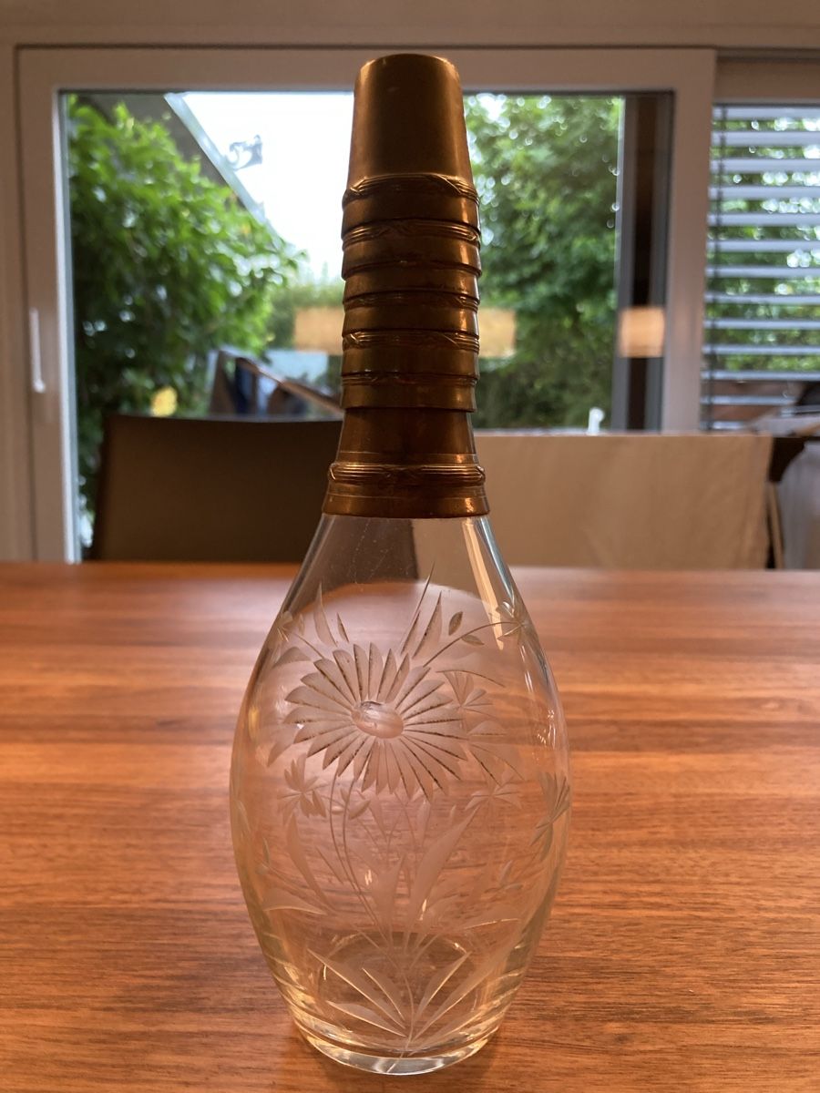 Caraffe: Antike Karaffe 6 Messing Becher – Usato da Kesswil venduto da Branca-01
