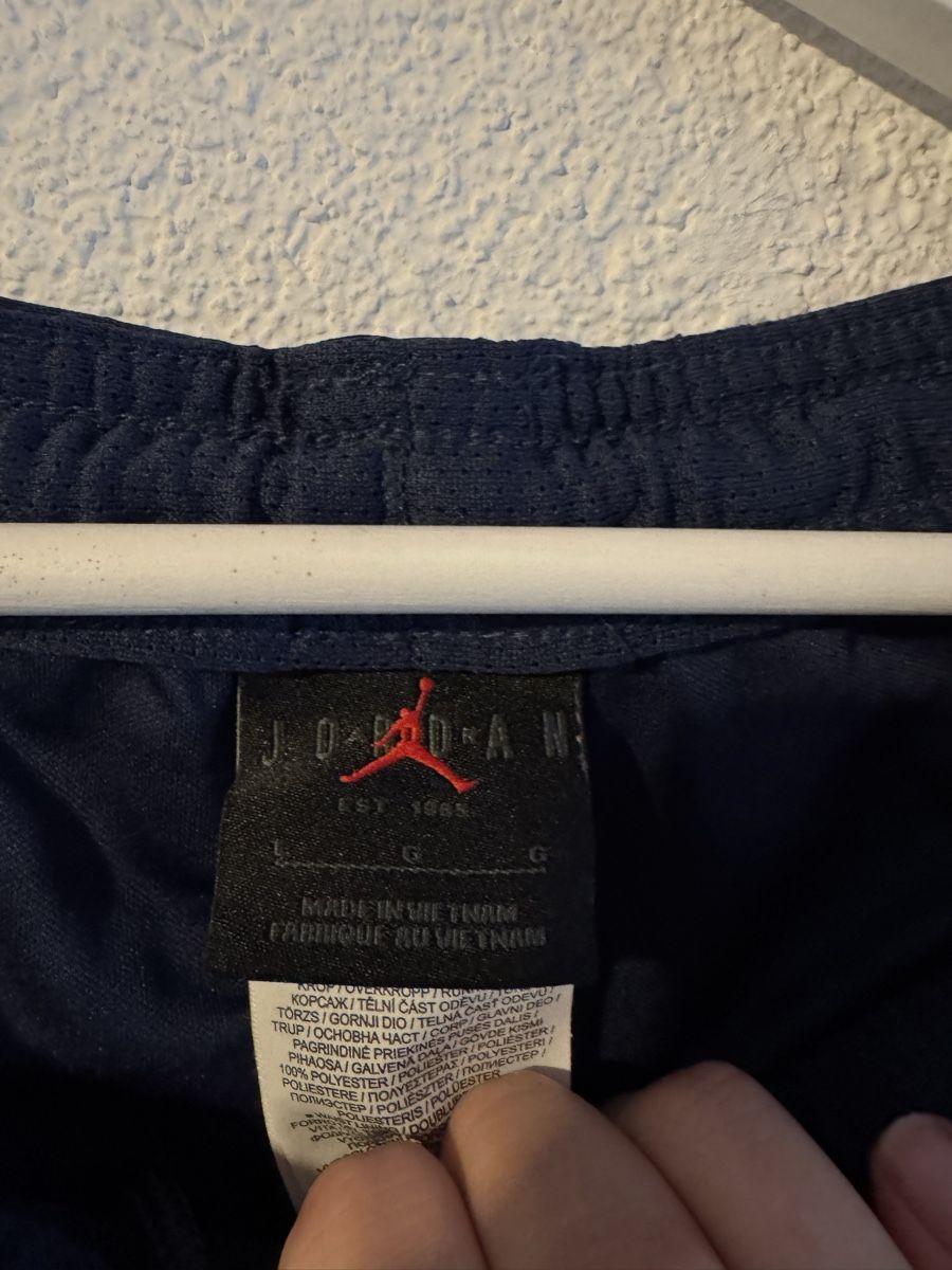 Jordan Pantaloni: Jordan Paris St. Germain PSG Sweatshorts – Usato da Bätterkinden venduto da BernFashion 1
