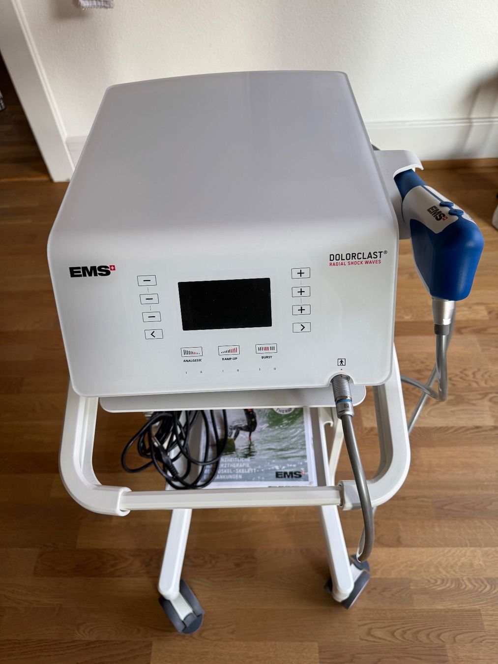 Appareils médicaux: radiales Stosswellengerät EMS – D'occasion à Bern par figureskater 2