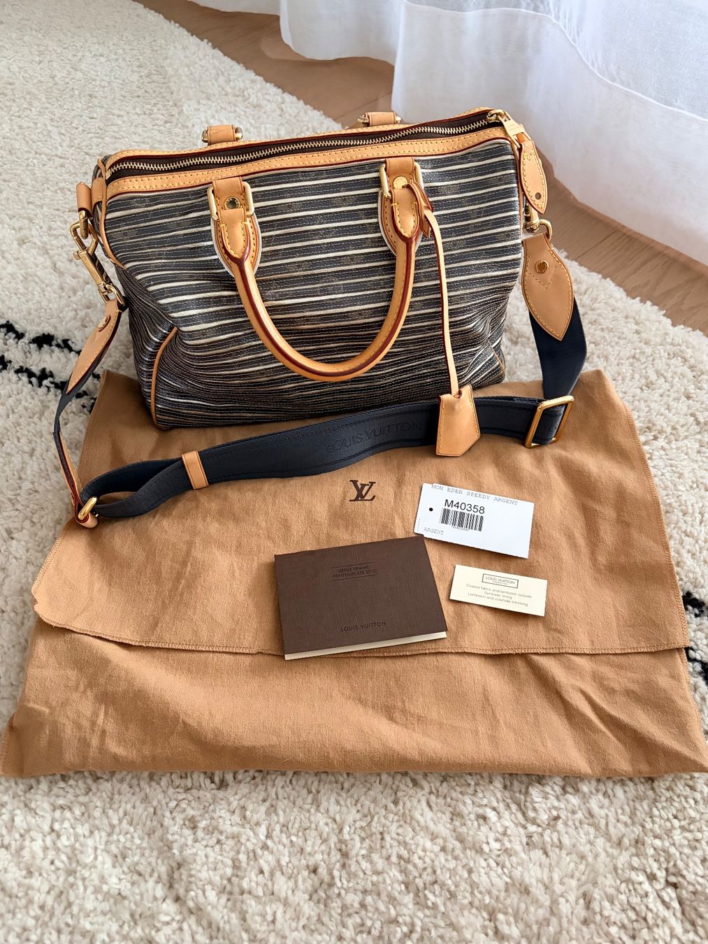 Louis Vuitton Sacs femmes: Louis Vuitton Eden Speedy 30 Argent – D'occasion à Wädenswil par quattromic 2